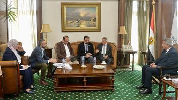 رئيس الأعلى لتنظيم الإعلام يبحث مع نقيب الأطباء ومساعد وزير الصحة لائحة الظهور الإعلامي للأطباء