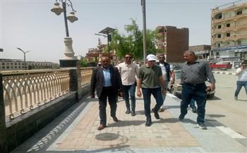 محافظ أسوان يتفقد المسار السياحى وكورنيش إدفو.. ويوجه وضع مخطط مستقبلي متكامل لتطوير المحاور المرورية 