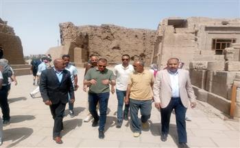 محافظ أسوان يفاجئ العاملين بمعبد إدفو بجولة ميدانية لمتابعة أعمال التطوير 