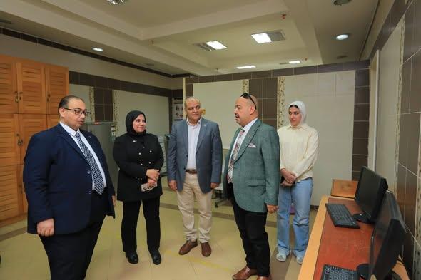 رئيس جامعة كفر الشيخ يتفقد مركز تأهيل وعلاج المصابين بكلية العلاج الطبيعي 