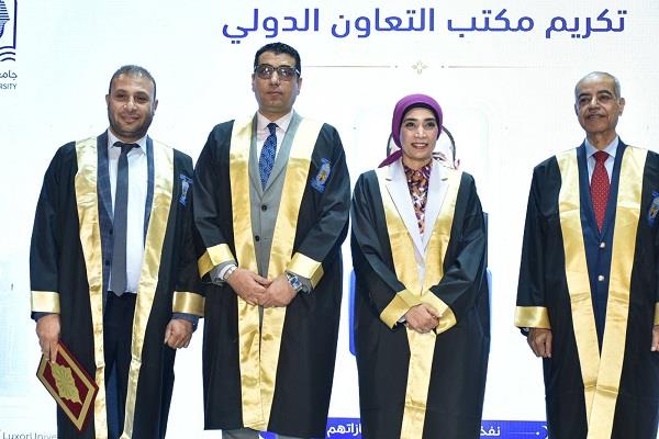 نائب محافظ الأقصر يشهد احتفالية “عيد العلم الثالث” بجامعة الأقصر ويؤكد دعم البحث العلمي