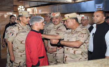 وزير الدفاع والإنتاج الحربي يتفقد إحدى وحدات التدريب الأساسي بالقوات المسلحة