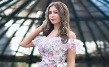 جنات تعلن اصابتها بوعكة صحية