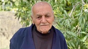 مات على أطلال منزله.. مسنّ لبناني يشعل التعاطف على الانترنت 