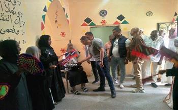 محافظ أسوان: اللقاءات الجماهيرية تعزز التواصل مع المواطنين وتسرع التنمية وتحسن الخدمات