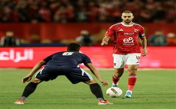 الدوري الممتاز.. إصابة بيكهام لاعب الأهلي أمام إنبي ومحمد هاني بديلًا