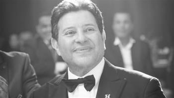 مصطفى كامل يعلن وصول جثمان هاني شاكر إلى مطار القاهرة