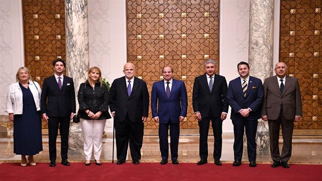 الرئيس السيسي يؤكد استهداف مصر الوصول إلى 30 مليون سائح سنويًا عبر تطوير قطاع السياحة