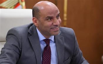 وزير العمل يُصدر قرارًا بتشكيل وحدة مركزية لتيسير أعمال المستثمرين