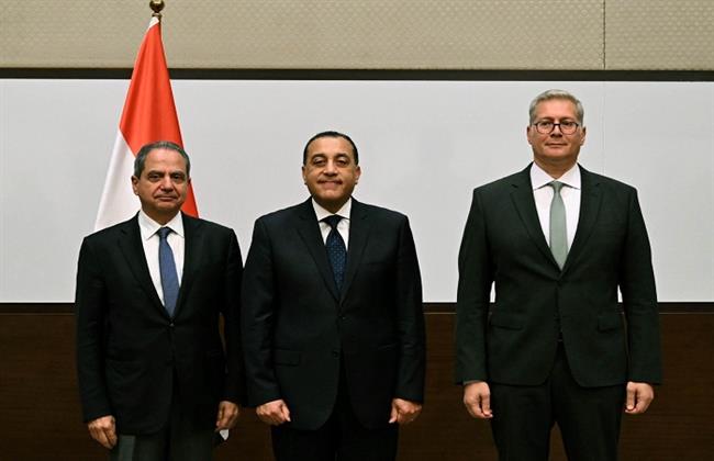 رئيس الوزراء يشهد توقيع اتفاقية لتأهيل شبكات الغاز اللبنانية بخبرات قطاع البترول المصري