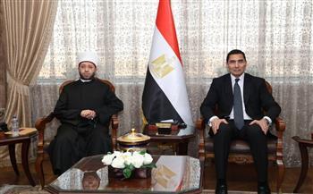 وزيرا الشباب والرياضة والأوقاف يبحثان آليات التعاون المشترك 