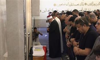 "اللهم اسعده كما أسعدنا".. خالد الجندي يدعو للفنان هاني شاكر عقب صلاة الجنازة