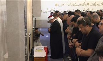 "اللهم اسعده كما أسعدنا".. خالد الجندي يدعو للفنان هاني شاكر عقب صلاة الجنازة  