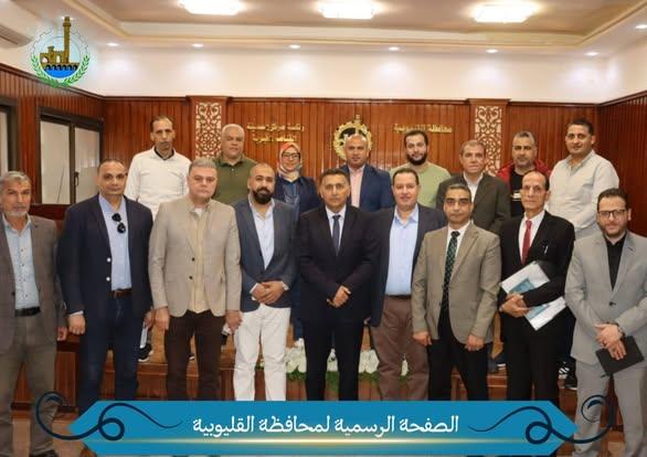 محافظ القليوبية يبحث تقنين أوضاع مصانع باسوس ودعم دمجها في الاقتصاد الرسمي