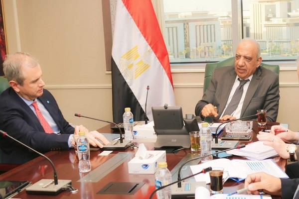 وزير الكهرباء يبحث مع "الكازار" الإماراتية تطورات مشروعات طاقة الرياح بقدرة 1500 ميجاوات
