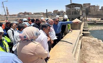 رئيس مصلحة الري يتفقد أعمال إنشاء منظومة التحكم والتشغيل بقناطر ديروط الجديدة