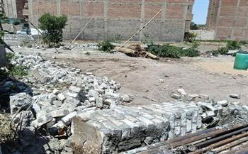 تنفيذاً لتوجيهات محافظ الفيوم.. إزالة فورية لـ3 حالات تعد خارج الحيز العمراني بزاوية الكرادسة