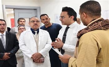 وكيل صحة سوهاج يقود جولة بالمستشفى العام ويعقد اجتماعا موسعا مع رؤساء الأقسام