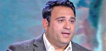 أكرم حسني يعود للمسرح بـ“ماتصغروناش” في عرض جديد