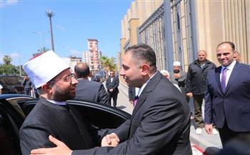 وزير الأوقاف يؤدي صلاة الجمعة بدمياط احتفالًا بالعيد القومي للمحافظة