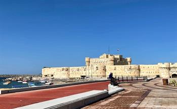 الأعلام الفرنسية تتصدر الكورنيش.. «الإسكندرية تتزين استعدادا لاستقبال الرئيس الفرنسي في أول زيارة لعروس البحر