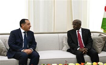 رئيس الوزراء يصل إلى جيبوتي للمشاركة في مراسم تنصيب الرئيس "إسماعيل عمر جيله"