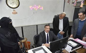 محافظ بورسعيد يتابع انتظام العمل بالمراكز التكنولوجية لخدمة المواطنين بالأحياء ومدينة بورفؤاد