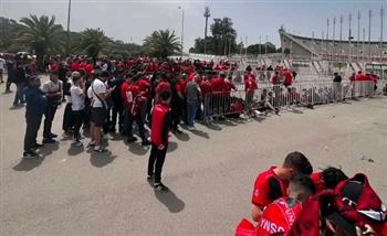 الكونفدرالية الأفريقية.. جماهير اتحاد العاصمة تحتشد أمام الملعب مبكرًا