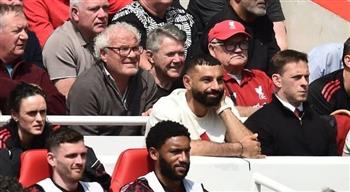 الدوري الإنجليزي.. محمد صلاح يتابع تعادل ليفربول مع تشيلسي من الملعب