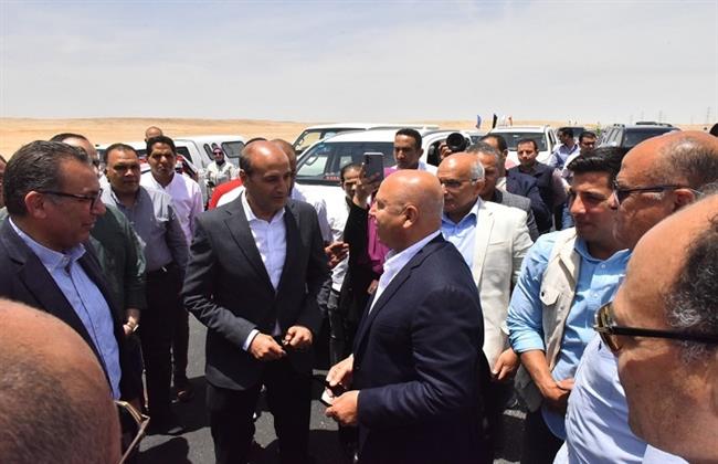 وزير النقل ومحافظ أسيوط يشهدان التشغيل التجريبي للمرحلتين الثانية والثالثة من محور ديروط بطول 27.6 كم