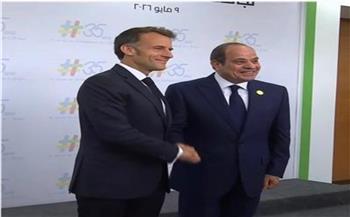 الرئيس السيسي وماكرون يصلان إلى المقر الجديد لجامعة سنجور