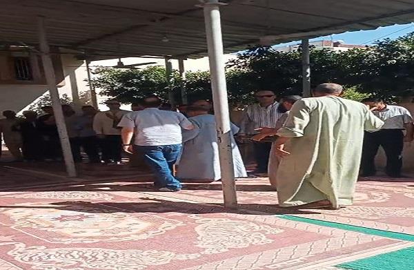 بحضور واسع.. استعدادات تشييع جثمان عبدالعزيز مخيون بقرية زكي أفندي  