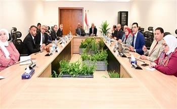 وزيرا الري والكهرباء يبحثان التوسع في استخدام الطاقة الشمسية بمحطات الرفع لدعم التحول الأخضر