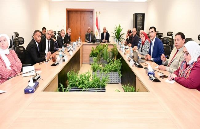 وزيرا الري والكهرباء يبحثان التوسع في استخدام الطاقة الشمسية بمحطات الرفع لدعم التحول الأخضر