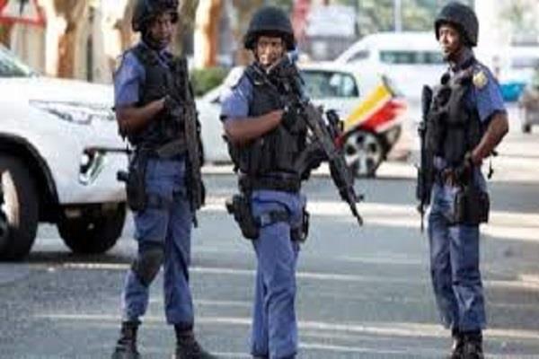 شرطة جنوب أفريقيا: مقتل وإصابة 21 شخصا في حادث إطلاق نار بمدينة جوهانسبرج
