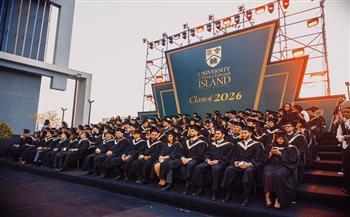 جامعة الأمير إدوارد بالعاصمة الإدارية تحتفل بتخريج دفعة جديدة من حملة البكالوريوس والماجستير