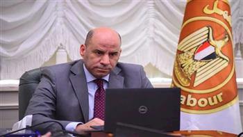 وزير العمل يعتمد صرف 1.29 مليون جنيه لـ381 عاملًا من العمالة غير المنتظمة في 28 محافظة