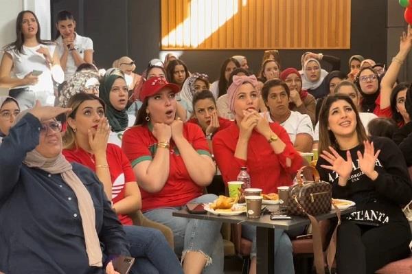 مع انطلاق مباريات كأس العالم.. لماذا تزداد شعبية كرة القدم بين الفتيات؟