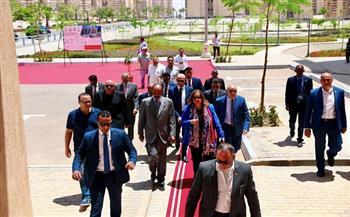 الرئيس الإريتري يزور وحدات المبادرة الرئاسية "سكن لكل المصريين" بحدائق العاصمة