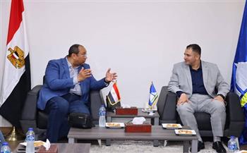 محافظ دمياط يبحث مع رئيس مجلس إدارة "موبكو" التوسع في استخدام الطاقة النظيفة