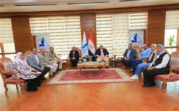 رئيس جامعة كفر الشيخ يترأس اجتماع مجلس إدارة وحدة المرأة الآمنة ويؤكد: حماية المرأة وتعزيز جودة الحياة مسؤولية
