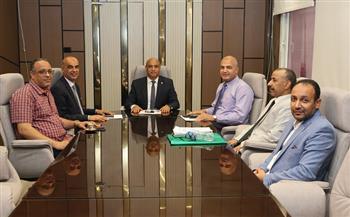 نائب رئيس جامعة قنا يتابع تطوير منظومة التدريب الميداني والتربية العملية بكليات الجامعة