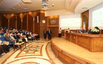 للتوعية بأهمية المبادرة الوطنية للمشروعات الخضراء الذكية.. محافظ القاهرة يحضر الندوة التى نظمتها المحافظة