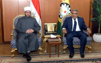 محافظ الدقهلية يستقبل وزير الأوقاف في زيارته لمناقشة رسالة دكتوراه بجامعة المنصورة