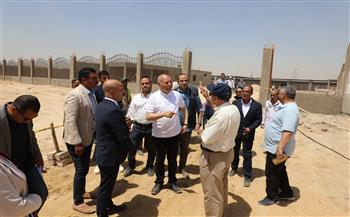محافظ القاهرة يتفقد الأعمال الإنشائية الجارية لمشروع شلتر الكلاب الضالة بمدينة التبين