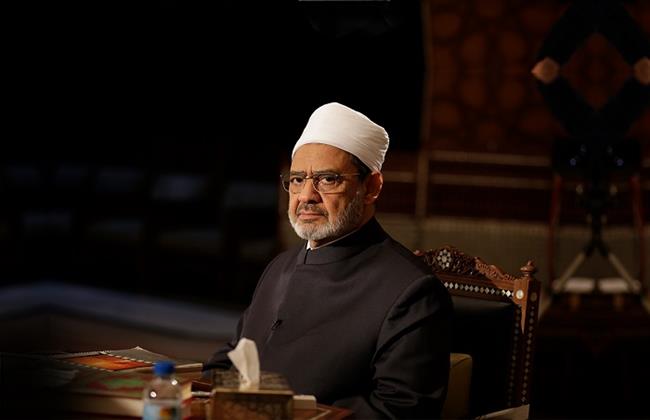بتوجيهات من شيخ الأزهر..إعادة توزيع درجات نقطتين بامتحاني النحو والفيزياء مراعاةً لمصلحة الطلاب