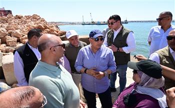 وزير الري ومحافظ الإسكندرية يتفقدان موقع "عملية حماية ساحل الإسكندرية - المرحلة الثانية غرب المحروسة" 