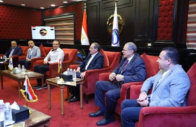 بحضور الأمين العام.. مستقبل وطن يناقش الأجندة التشريعية للمرحلة المقبلة ورؤيته للموازنة العامة للدولة 