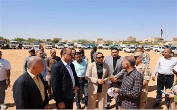 محافظ الوادي الجديد تتفقد اصطفاف معدات وسيارات الطوارئ والإغاثة