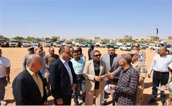 محافظ الوادي الجديد تتفقد اصطفاف معدات وسيارات الطوارئ والإغاثة